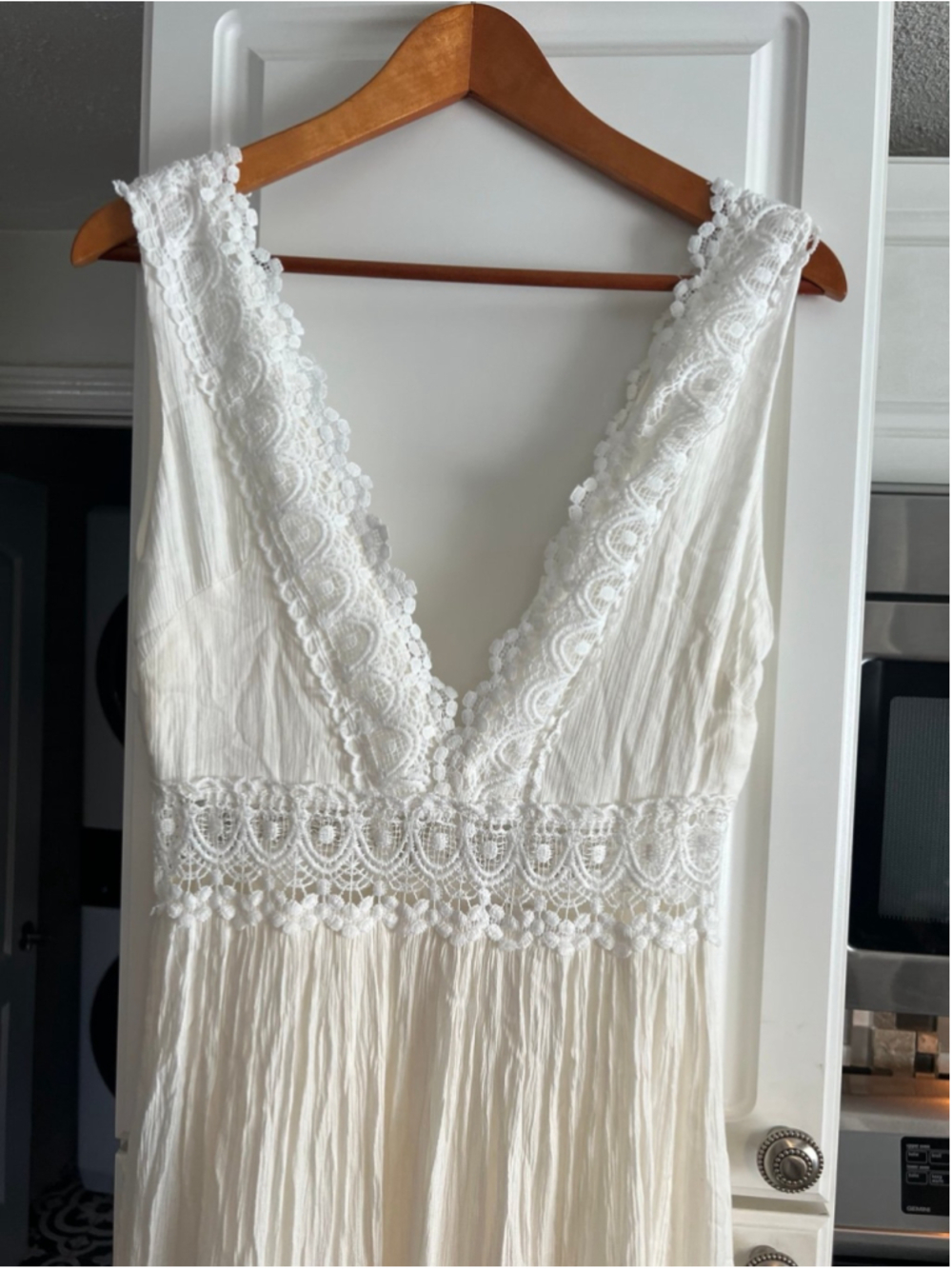 NWT Showpo Thrills and Spills Maxi Dress Size 6 Boho Lace V Neck Gauze White - Picture 3 of 9